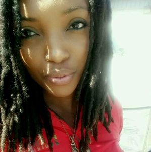 Meet your Posher, Malissa